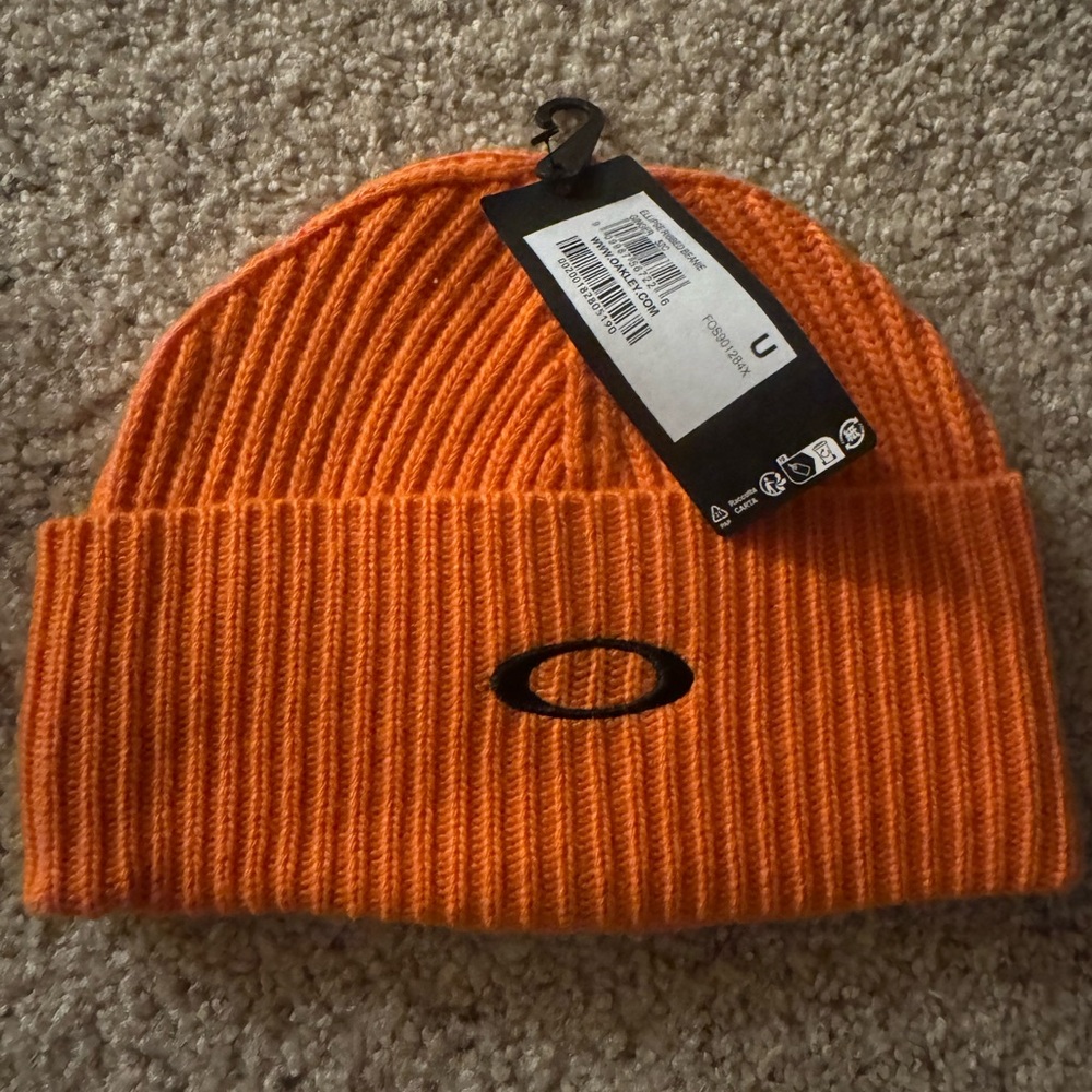NWT Oakley Eclipse Ribbed Beanie Color Ginger Unisex Size U